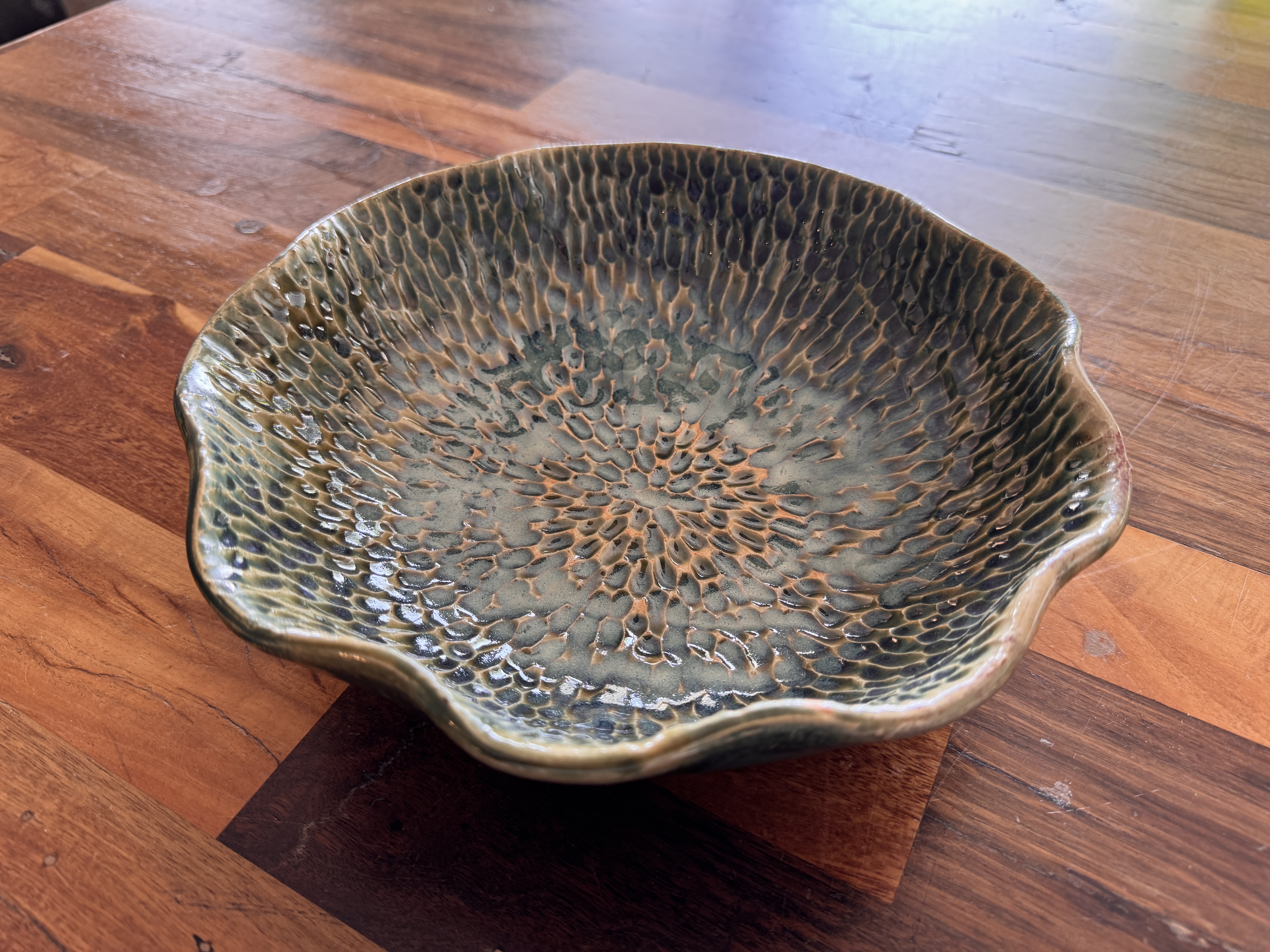 Ribbon Serving Bowl — detail
