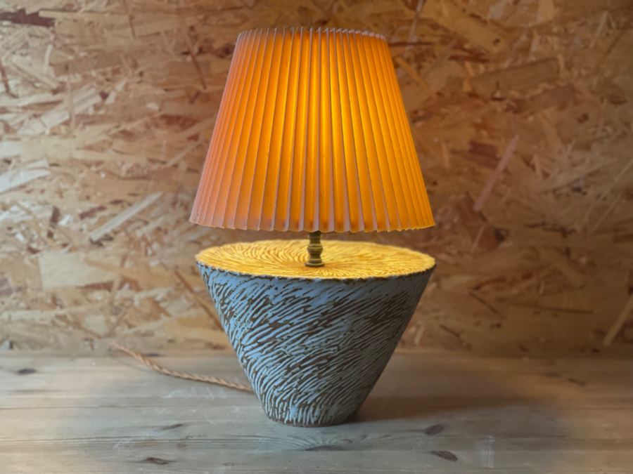 Wide cone lamp with amber pleated shade